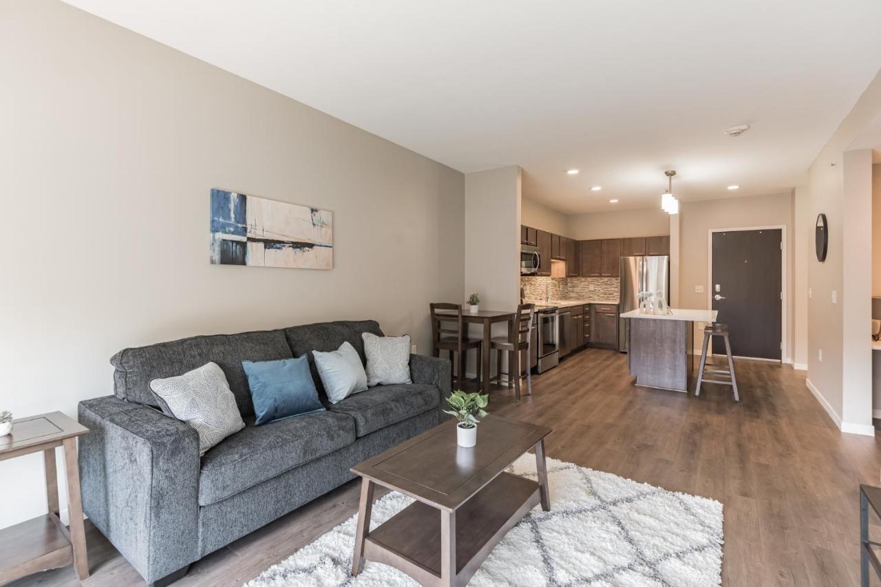 Frontdesk Confluence On 3Rd Apt Downtown Riverwalk Trails Des Moines Phòng bức ảnh